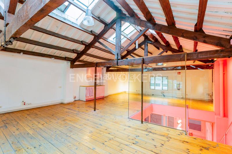 Foto 9bf09a46-9757-4c29-b76f-cea63ddb8eee. Miete geschäftsraum in Vila de Gràcia Barcelona