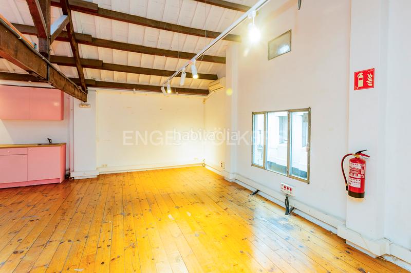 Foto b85ead1e-eb4e-4525-9371-58c4e9616a03. Miete geschäftsraum in Vila de Gràcia Barcelona