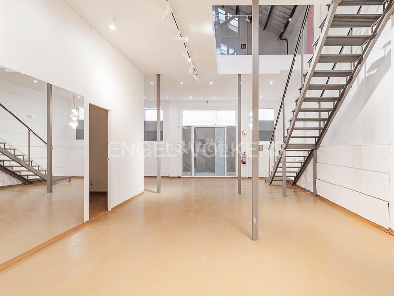 Foto d5821f13-89c7-493e-8e5f-628ef10b3a1d. Miete geschäftsraum in Vila de Gràcia Barcelona