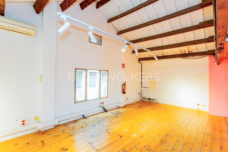 Foto fe163122-0d54-4e49-8b05-1e2ad9c48e50. Miete geschäftsraum in Vila de Gràcia Barcelona