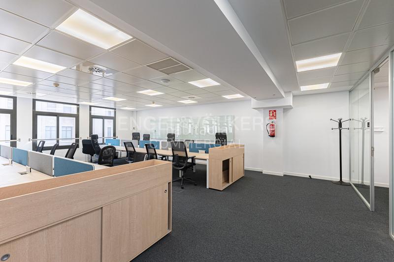 Foto 205844a9-8d71-45ea-961e-be48147ea16b. Lloguer oficina a Gòtic Barcelona