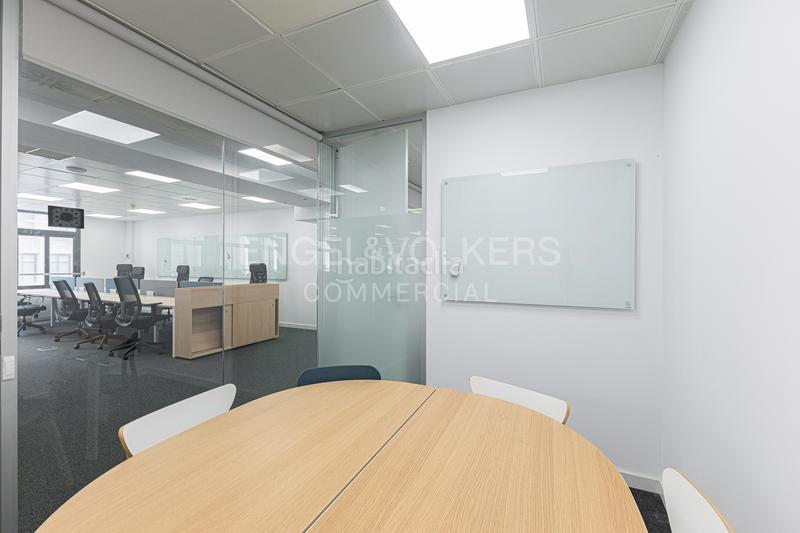 Foto 49a90143-473a-4ffd-a4e6-6065e576f0b6. Lloguer oficina a Gòtic Barcelona