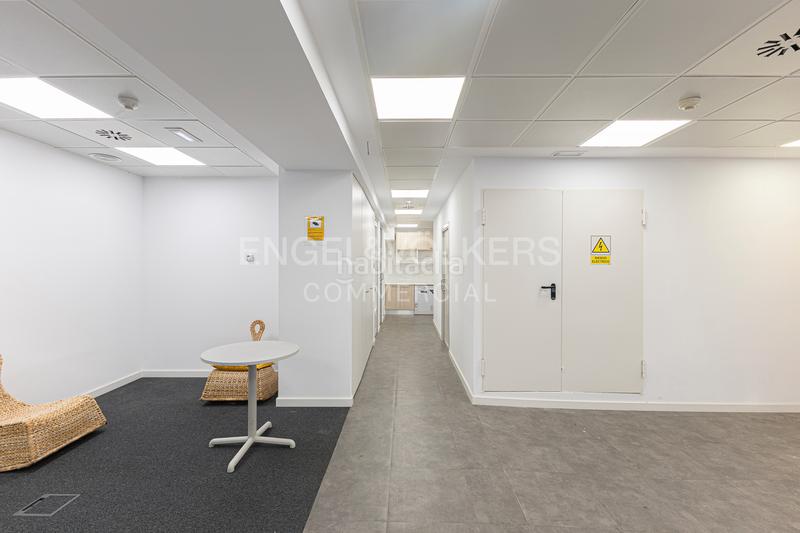 Foto 8dc748a7-bb9a-488d-b15e-2d9a59b56672. Lloguer oficina a Gòtic Barcelona