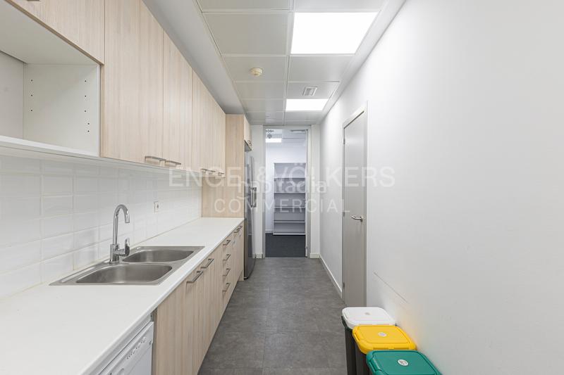 Foto d5f88590-f459-4bb9-aeab-de6c97c7e60f. Lloguer oficina a Gòtic Barcelona