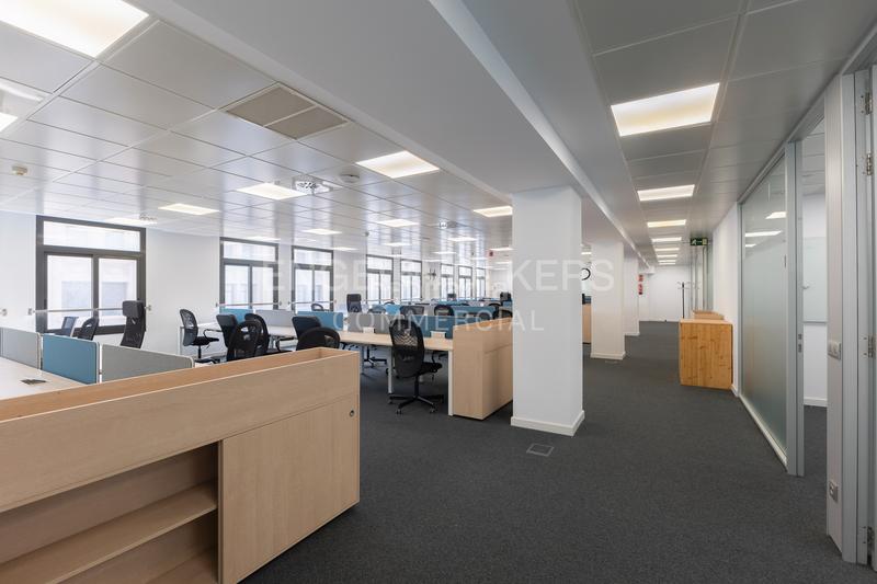 Foto 969c469a-fe00-4600-8178-071df059d998. Location bureau dans Gòtic Barcelona