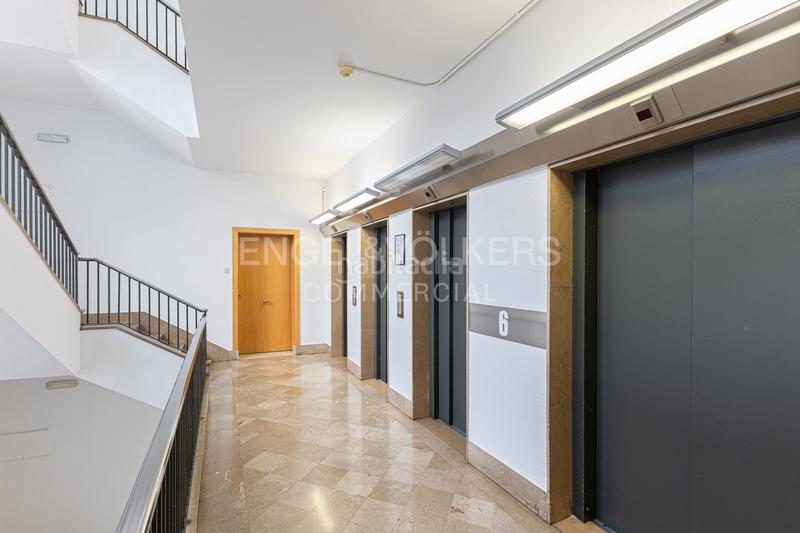 Foto 6534fce3-6f24-459d-9523-ceecbe15212a. Miete büro in Gòtic Barcelona