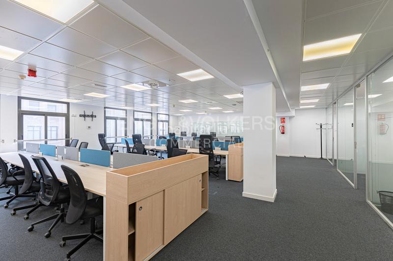 Foto 8988e3b4-6a0b-422f-9179-a2fbf277713f. Miete büro in Gòtic Barcelona