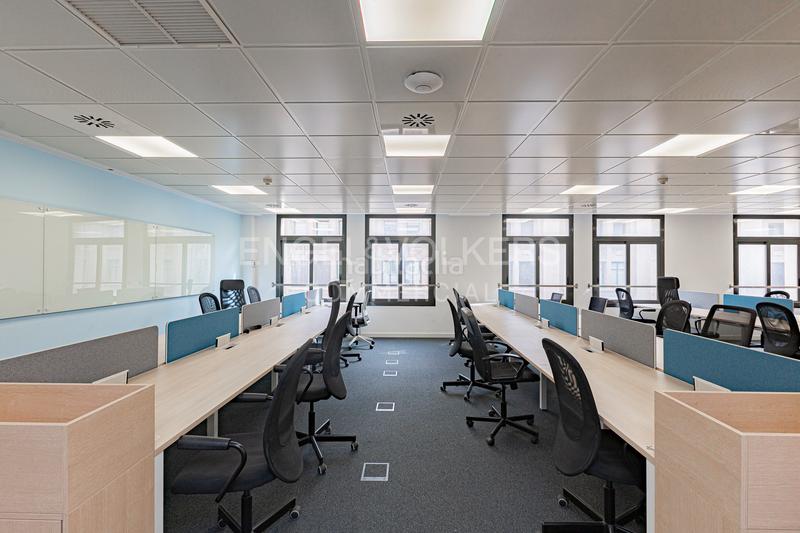 Foto 9335e9fe-59db-439c-8e99-2bacad643f4b. Miete büro in Gòtic Barcelona