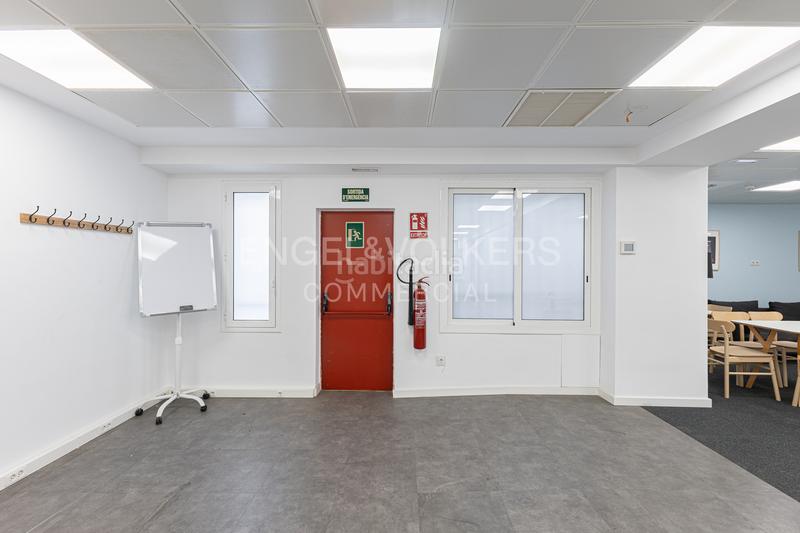 Foto bacfd442-6ff7-4f37-850a-11dd06e271ef. Miete büro in Gòtic Barcelona