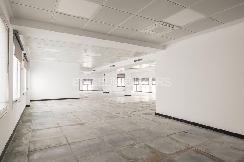 Foto 1869f511-1c3a-4f82-90c1-460b1fddea44. Miete büro in Gòtic Barcelona