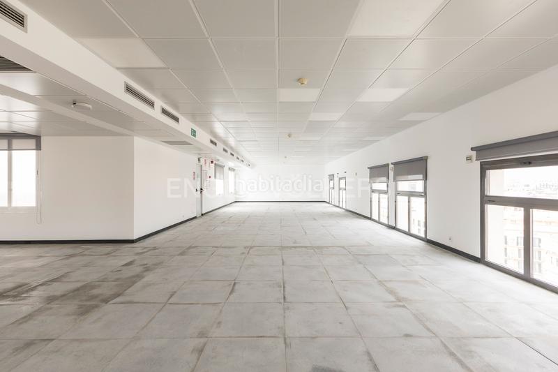 Foto 77ecc6da-8043-46d2-a38e-e2e7f3ce9031. Miete büro in Gòtic Barcelona