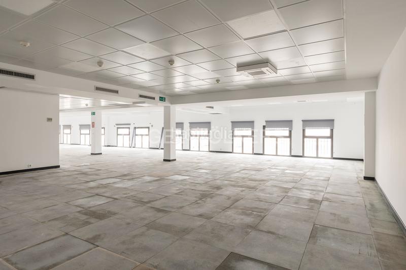 Foto 9348b2ef-736c-442e-bc6c-a13eb5e0ce79. Miete büro in Gòtic Barcelona