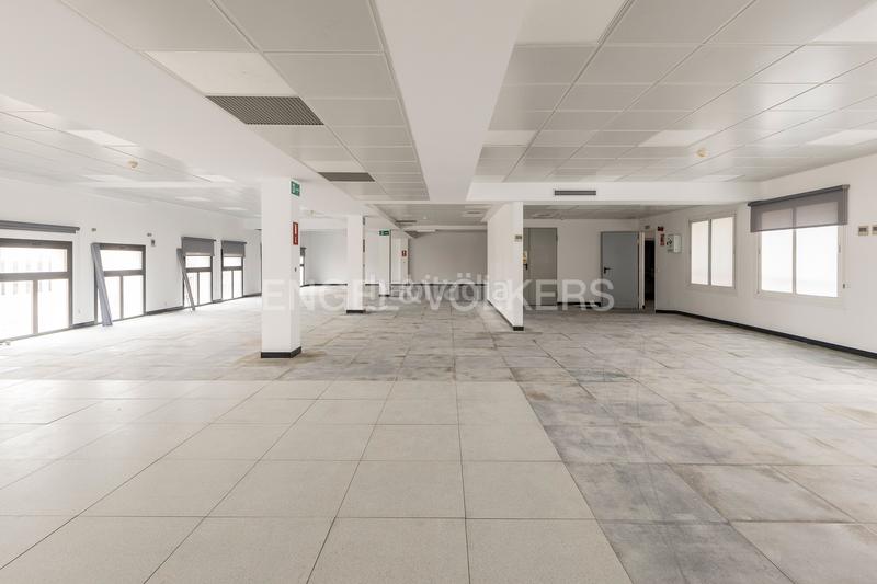 Foto d2f13ab6-7faf-411b-a6ec-c806c94aa65d. Miete büro in Gòtic Barcelona