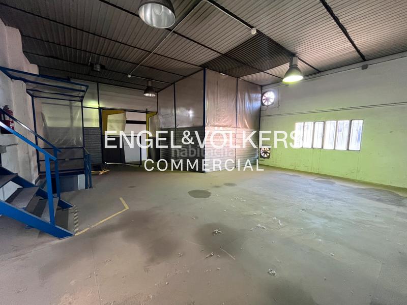 Foto b6669553-dddb-40a4-bb3a-0c23119127ea. Lloguer nau industrial a Santa Perpètua de Mogoda