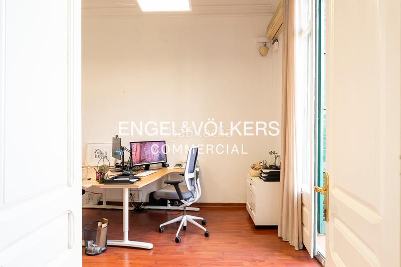 Foto 582a2556-3352-4b87-8f6b-1ca1d1abd269. Rent office space with heating in Dreta de l´Eixample Barcelona