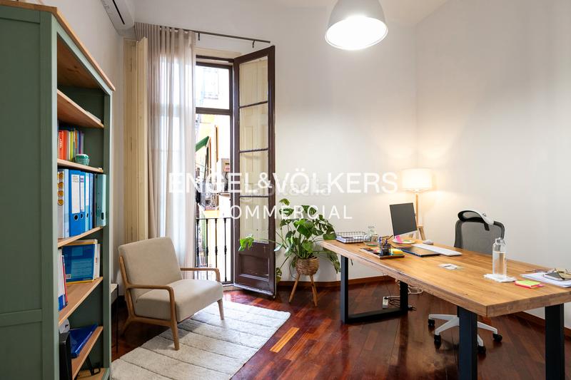 Foto 8b4db625-2aca-4b66-9dc5-2b6f644907da. Rent office space with heating in Dreta de l´Eixample Barcelona