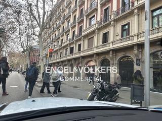 Location Local commercial à Dreta de l´Eixample. Local en carrer mallorca entre rambla de catalunya y passatge de