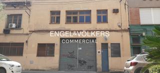 Lloguer Local Comercial a Centre. Nave comercial de centro ciudad en alquiler