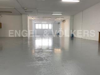Alquiler Nave industrial en Centre. Local en edificio semiindustrial