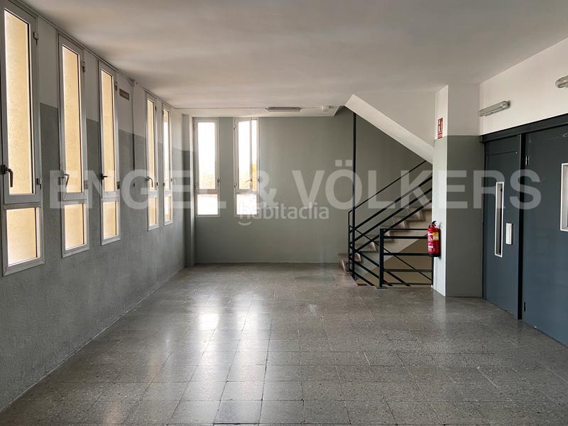 Foto 6c3bda50-af4d-4feb-bd1f-124ac799d2f6. Lloguer nau industrial a Centre Hospitalet de Llobregat (L´)