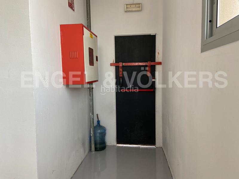 Foto 25f6b477-195b-482f-aacd-0efa85599f6b. Rent industrial building in Centre Hospitalet de Llobregat (L´)