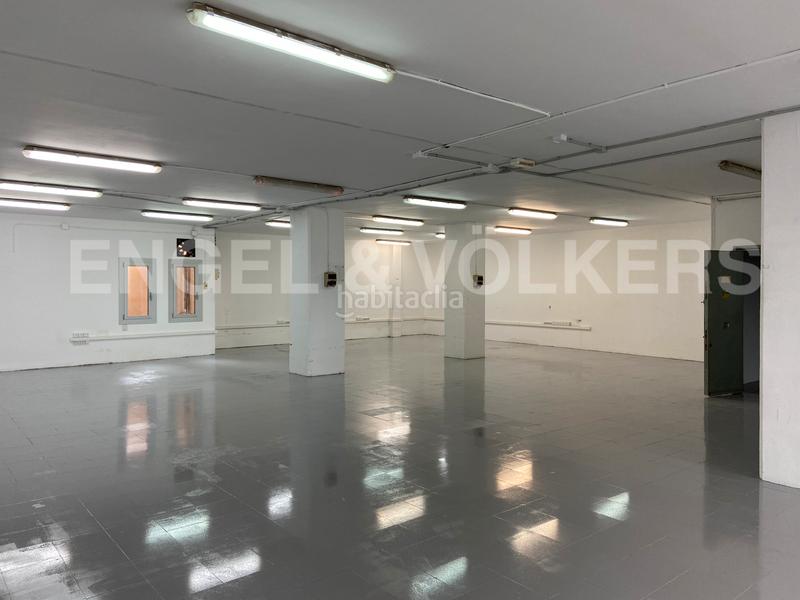 Foto bde82f87-b178-4054-b8a0-d9c8f9aa9f8d. Rent industrial building in Centre Hospitalet de Llobregat (L´)