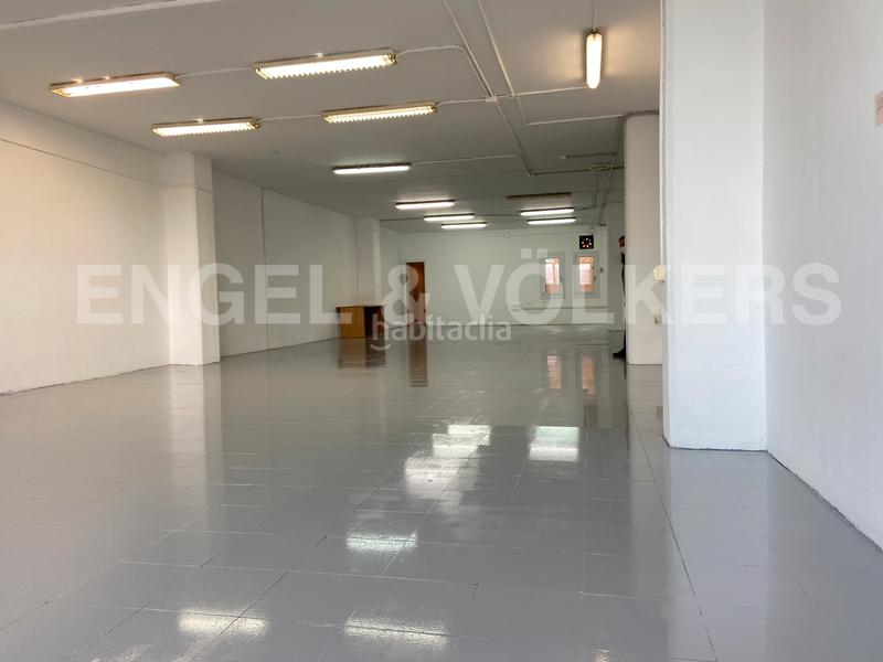 Foto c186aa75-a281-40fb-9afe-f2aaddec51c3. Rent industrial building in Centre Hospitalet de Llobregat (L´)