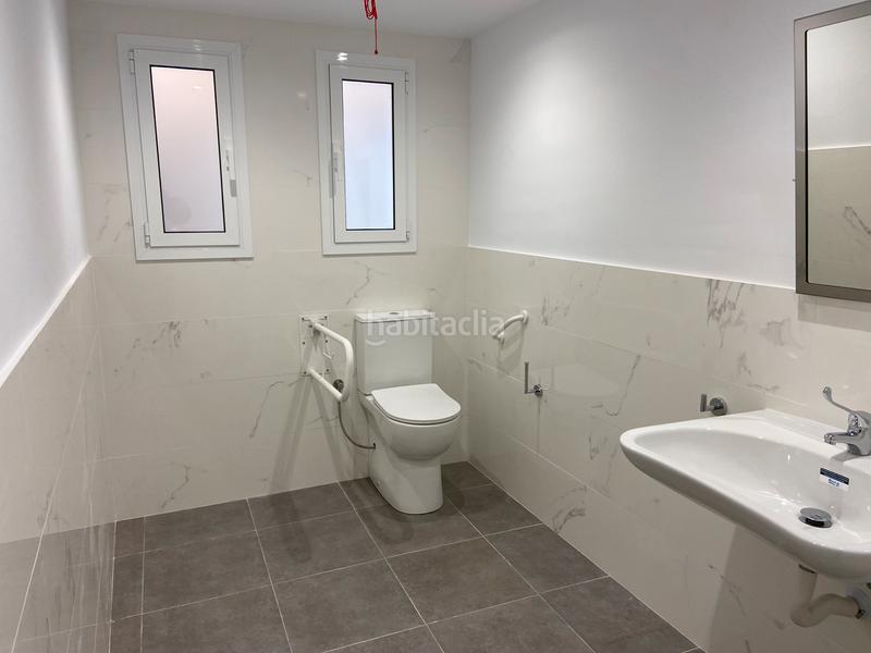 Foto c9fcd58c-09a0-40fe-a227-530b9be24d3f. Rent industrial building in Centre Hospitalet de Llobregat (L´)