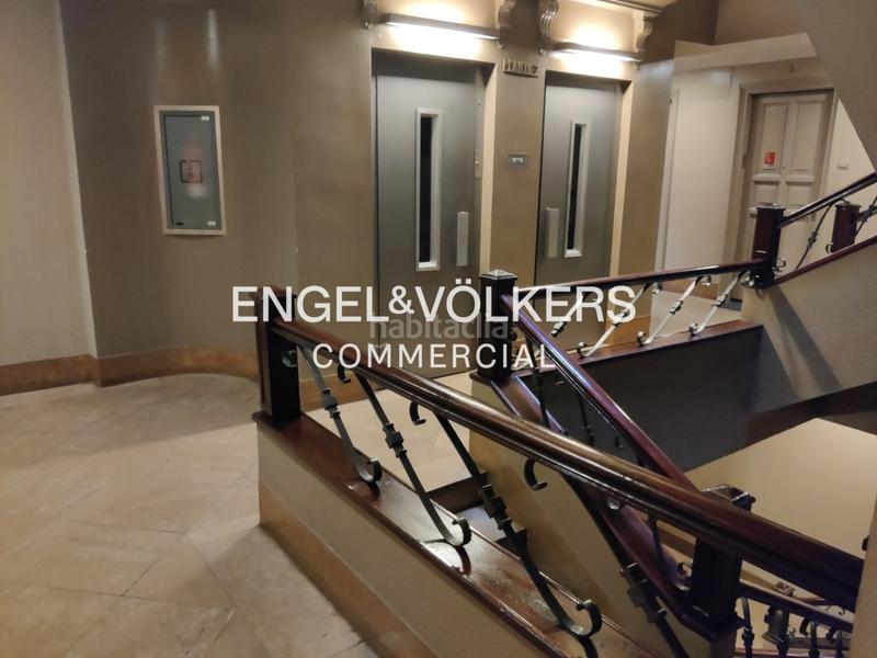 Foto 077b1b24-3c00-47ef-9547-30f7a5cf1244. Oficina venta rentabilidad 4,9 oficina cerca passeig gracia en Barcelona