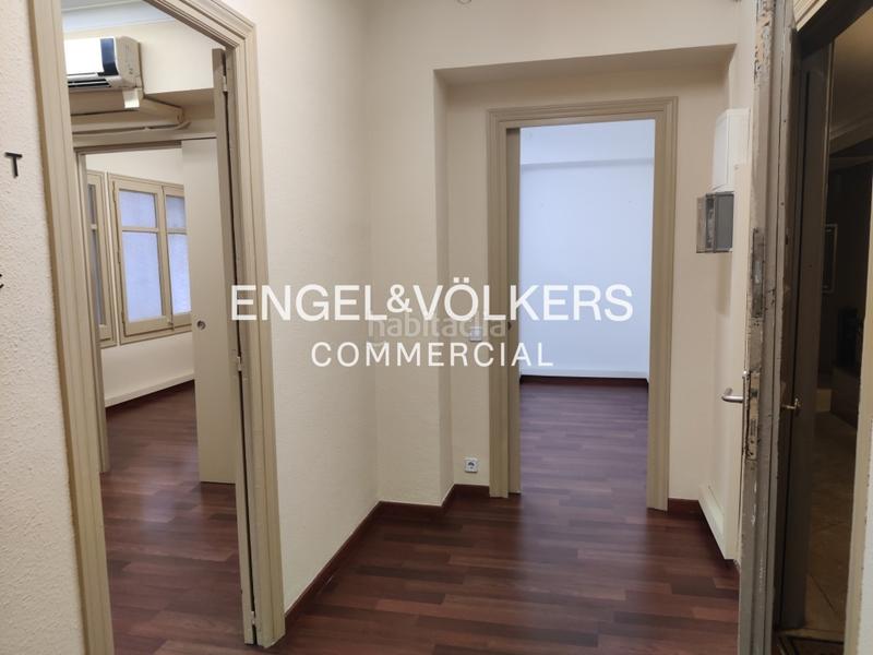 Foto 2f90b657-37a4-45be-9774-b76c4b33584e. Oficina venta rentabilidad 4,9 oficina cerca passeig gracia en Barcelona