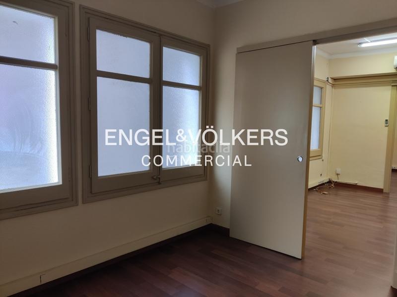 Foto da2caff5-0a7d-42e2-a9c3-2460a4b06087. Oficina venta rentabilidad 4,9 oficina cerca passeig gracia en Barcelona