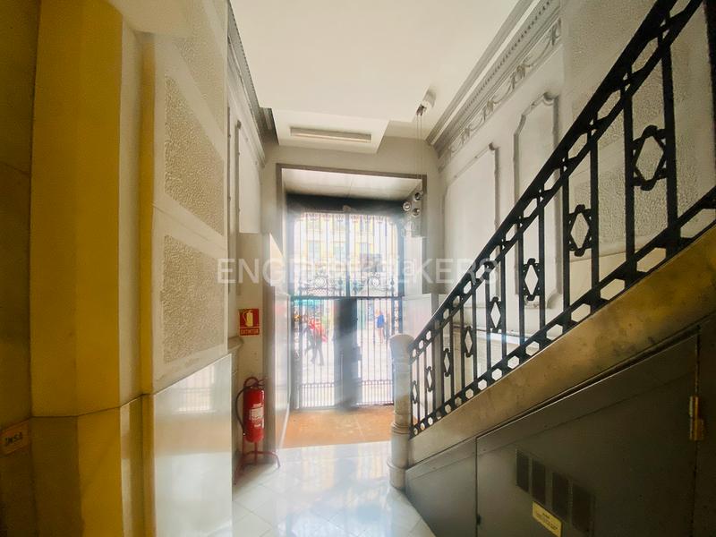 Foto fd690f15-918d-4c47-be18-6479a8da6d7a. Location bureau dans Gòtic Barcelona