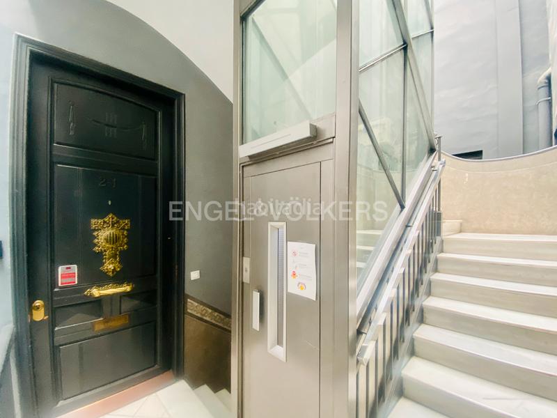 Foto 06058d00-7316-4d41-ba13-37c9099fc968. Miete büro in Gòtic Barcelona