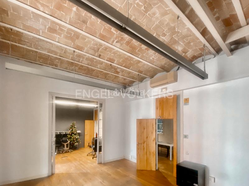 Foto 5de28fa5-f4c9-462e-b6e9-4a87b85a4a21. Miete büro in Gòtic Barcelona
