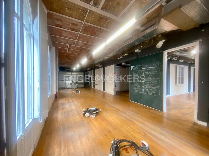 Foto cbd3a796-144b-4007-ac2e-35c0ef6e0496. Miete büro in Gòtic Barcelona