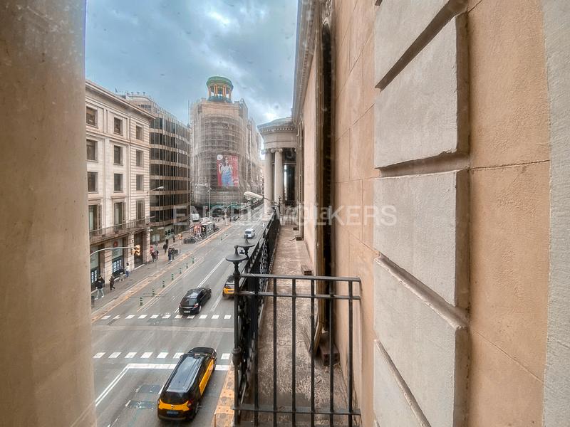 Foto d7c2727f-ec57-4ad9-b452-ab1466df9235. Miete büro in Gòtic Barcelona