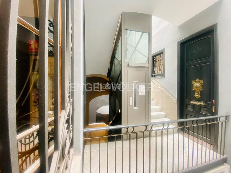 Foto ffb428b9-affa-43b7-a3cf-39cbf52feef3. Rent office space in Gòtic Barcelona