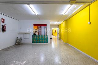 Lloguer Local Comercial a Fort Pienc. Amplio local comercial de 861 m en doble altura con terraza  alt