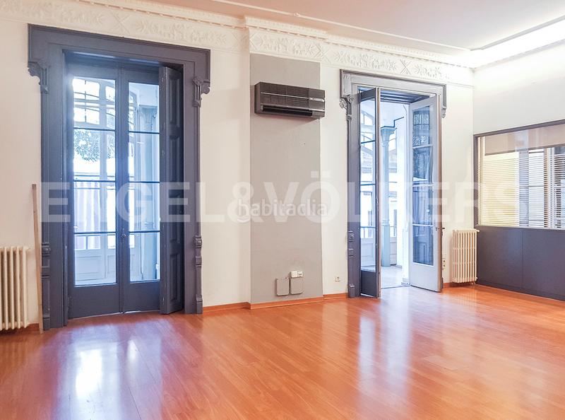 Foto 03582a74-e10c-4161-bc3c-4b0f2902ab55. Lloguer oficina a Dreta de l´Eixample Barcelona