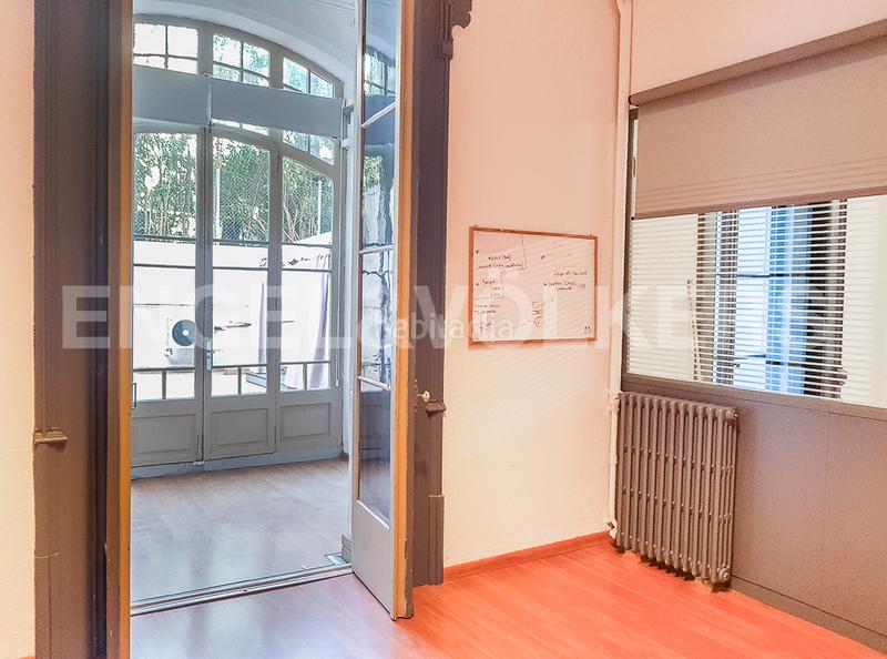 Foto 3cdf5696-bad1-4d20-ad70-20555cc4f866. Lloguer oficina a Dreta de l´Eixample Barcelona