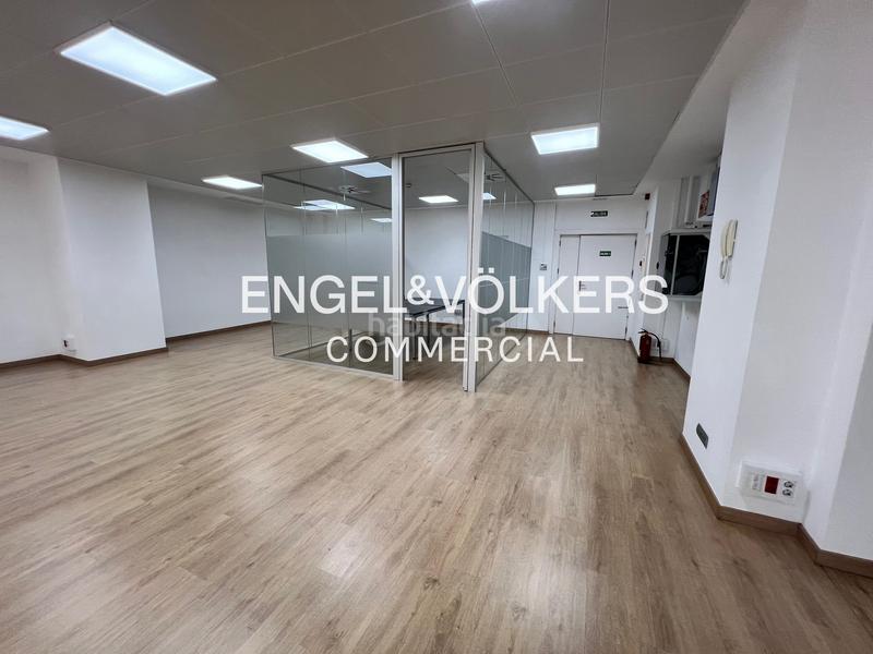 Foto 8a74da86-cf3c-4268-95aa-ce054702e57f. Location bureau avec parking dans El Gall Esplugues de Llobregat