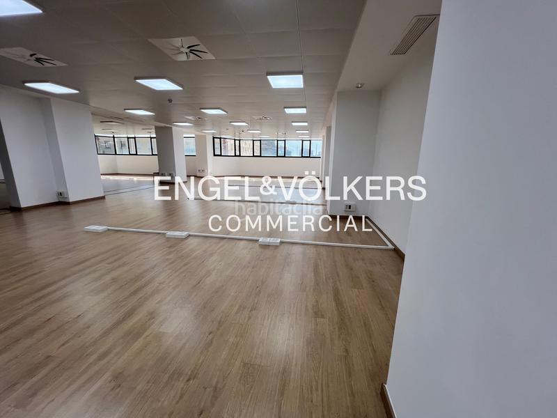 Foto bc4b841a-58b2-490e-98d4-20b143ab2d0c. Location bureau avec parking dans El Gall Esplugues de Llobregat