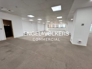Location Bureau à El Gall. Oficina muy bien ubicada en esplugues