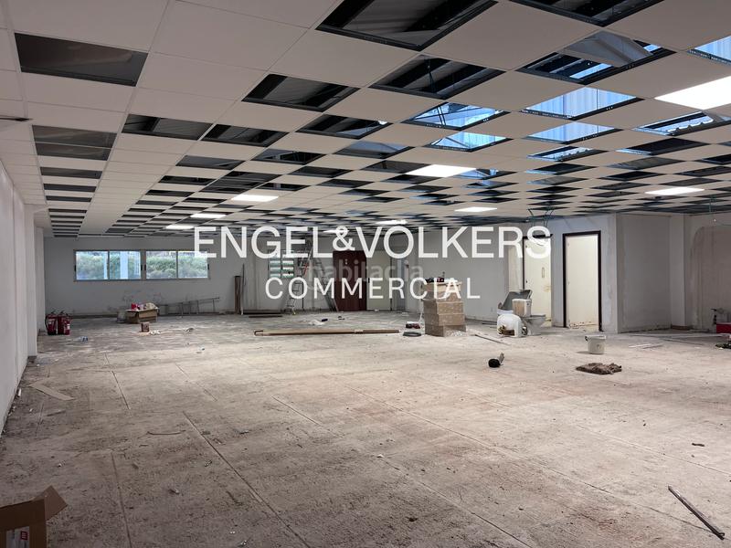 Foto 27a926f8-e9f2-487a-99dd-91870e75d0ff. Lloguer nau industrial a Manresà Badalona