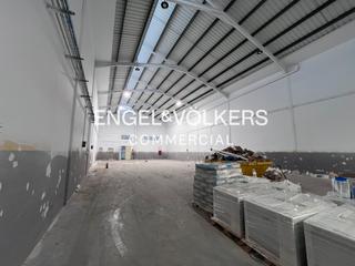 Lloguer Nau industrial a Manresà. Nave en alquiler en badalona