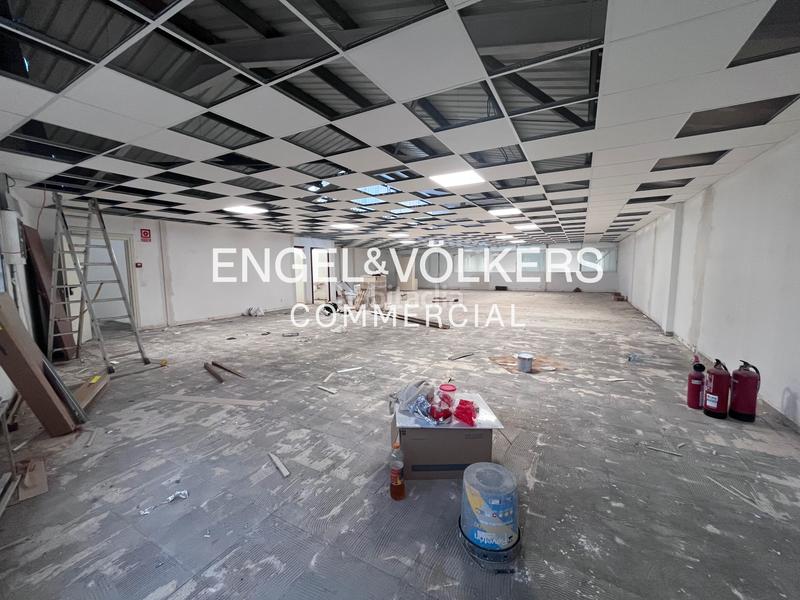 Foto cdda7570-849c-47f9-a9c6-48064606cadb. Lloguer nau industrial a Manresà Badalona