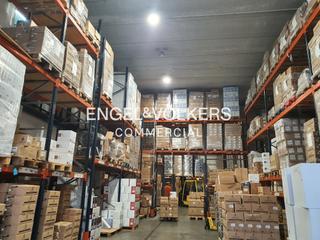 Fabrikhalle in Centre. Nave en badalona con altura de 7 metros y  5 plazas de parking