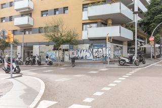 Geschäftsraum in Dreta de l´Eixample. Venta local en rentabilidad en el guinardó