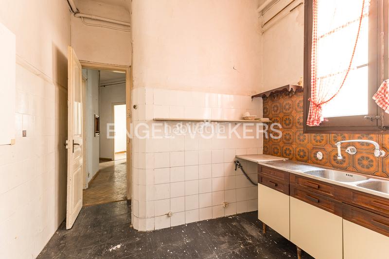 Foto 42a930da-6f17-431e-81da-b3c08c0e39c8. Alquiler oficina  en balmes esquina con rosello en Barcelona