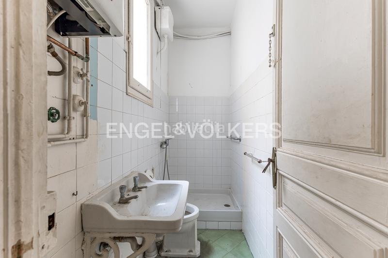 Foto 68c74b8d-3cf3-448f-b0f0-b8eb81ddfd48. Alquiler oficina  en balmes esquina con rosello en Barcelona